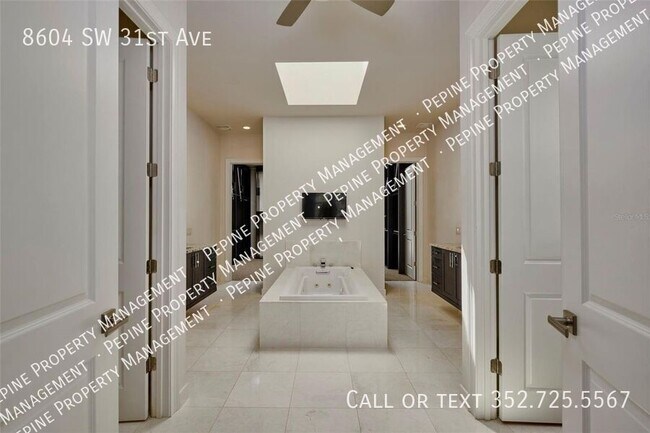 Building Photo - 8604 SW 31st Ave