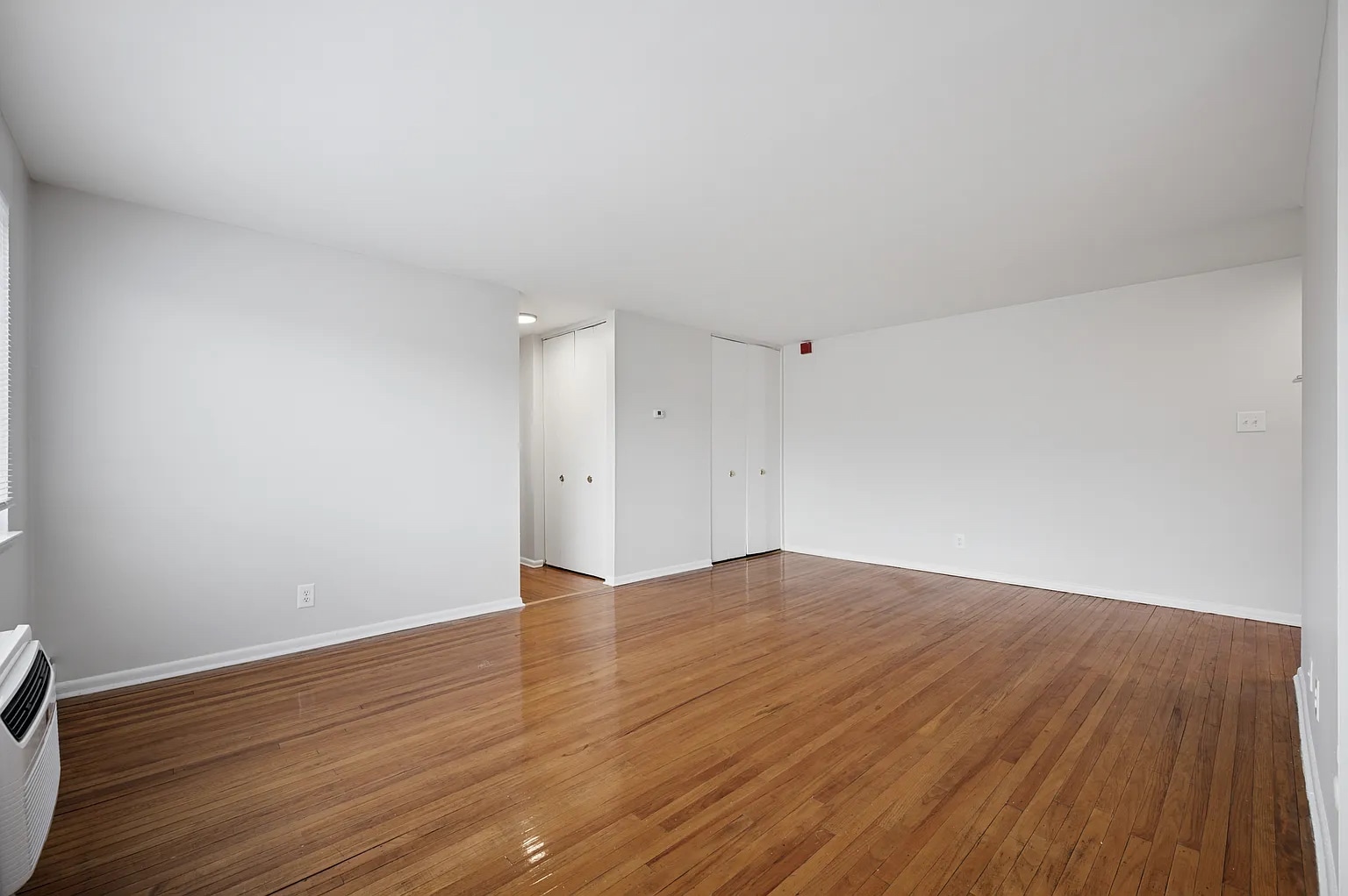 Building Photo - 259 E 28th St