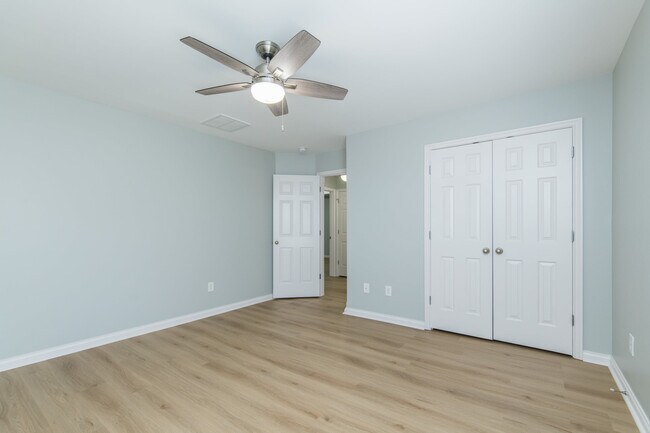 Building Photo - 3056 New River Pl