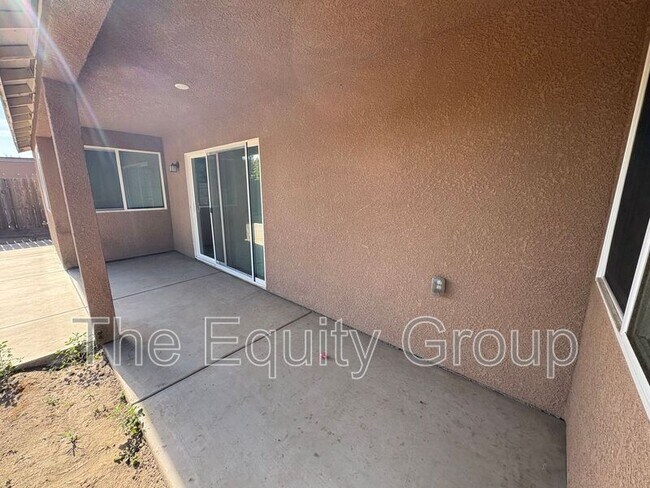 Building Photo - 2132 E Sweet Ave