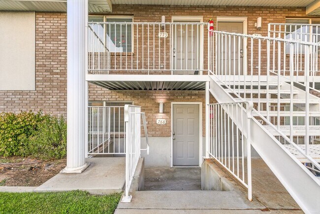 Building Photo - 768 N 1060 W