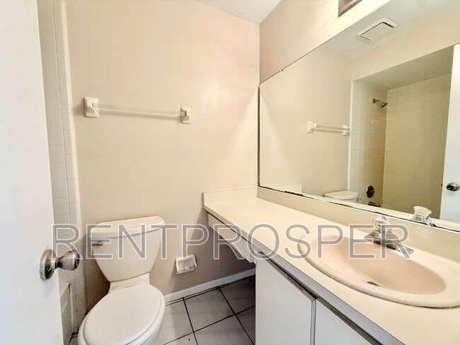 Building Photo - 3604 Spring Land Dr