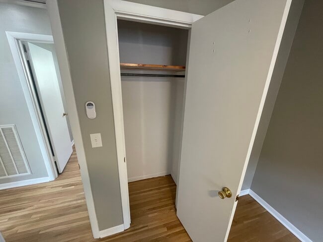 Building Photo - 1913 Boscobel St