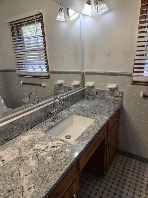 Building Photo - 704 Raines Dr