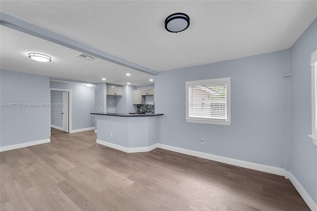 Building Photo - 2360 NW 6th Ct