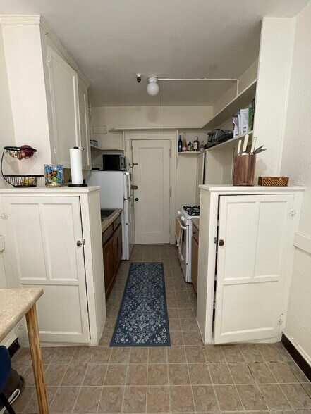 Building Photo - 1945 Commonwealth Ave