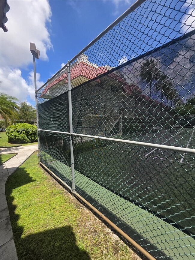 Building Photo - 6709 N Kendall Dr