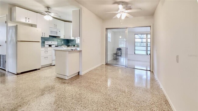 Building Photo - 3266 Jolson Dr
