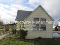 Building Photo - 2 bedroom home available for October move ...