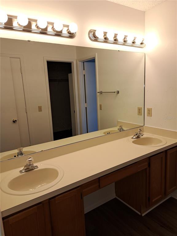 Building Photo - 7481 Bordwine Dr
