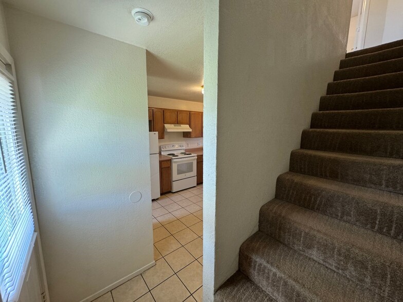 Building Photo - 1104 Leslie Cir