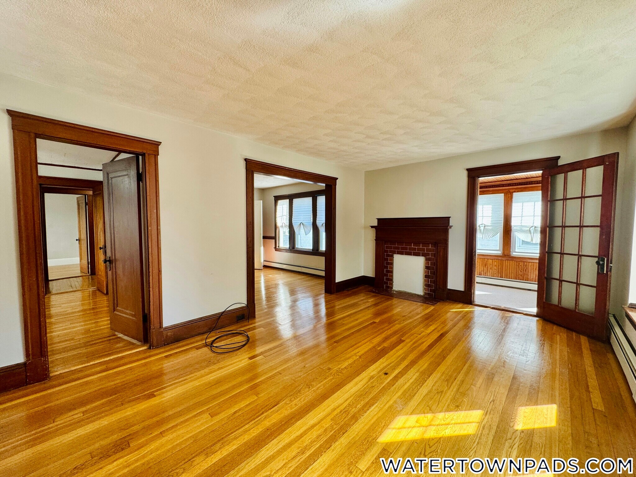 Building Photo - 137 Hillside Rd