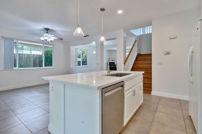 Building Photo - Spacious 4-Bedroom Home, Beautifully Maint...
