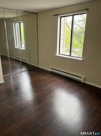 Building Photo - 135 Burgundy Hill Ln