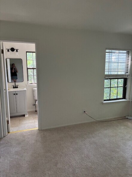 main bedroom with bath - 436 Durham Ct