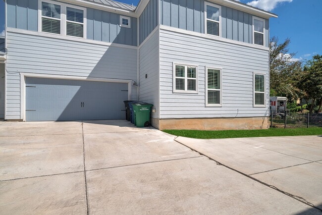 Building Photo - 223 Claremont Ave