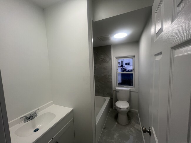 Building Photo - 28 Wall St