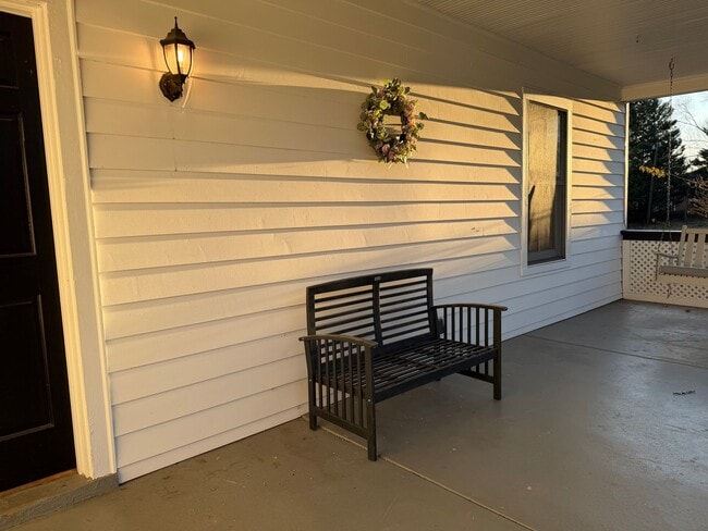 Building Photo - 5826 Railroad Ave