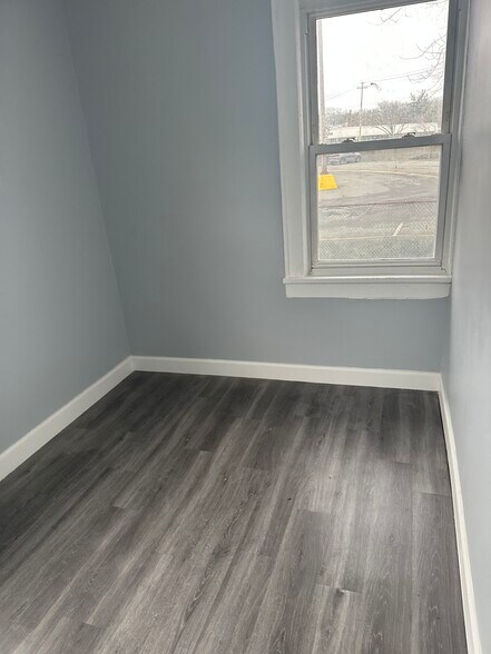 Building Photo - 56 Dobbs Ferry Rd