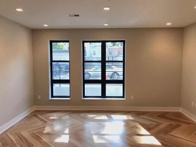 Building Photo - 1345 K St SE