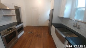 Building Photo - 411 W Mistletoe Ave