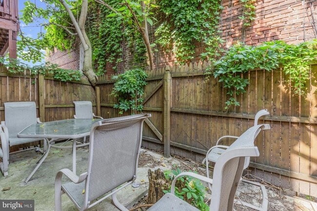 Building Photo - 920 S 16th St