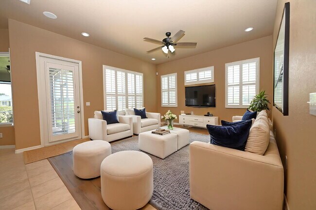 Building Photo - 2618 High Ridge Dr