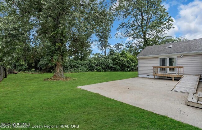 Building Photo - 821 Bay Ave