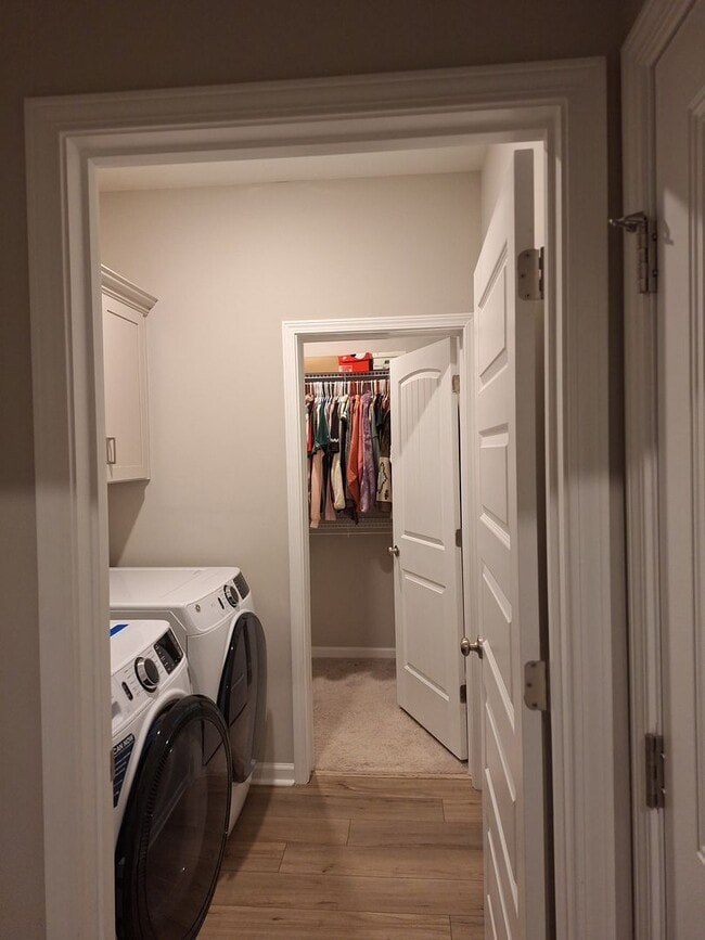 Building Photo - Outstanding Three Bedroom Home in the Ashcroft Community!