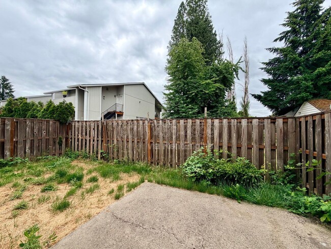 Building Photo - 1914 27th Ave