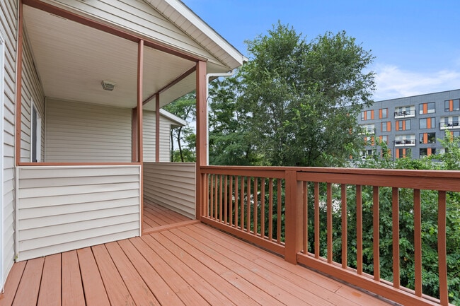 Building Photo - 13 Redtail Ct