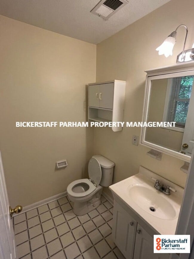 Building Photo - 3902 Leisure Ave