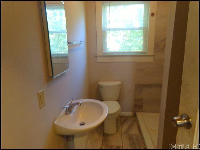 Building Photo - 2022 Howard St