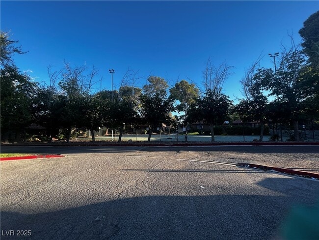Building Photo - 301 Brookside Ln