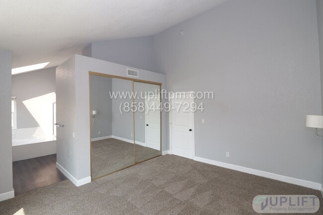 Building Photo - Beautiful Spring Valley home, tri floor 4 ...