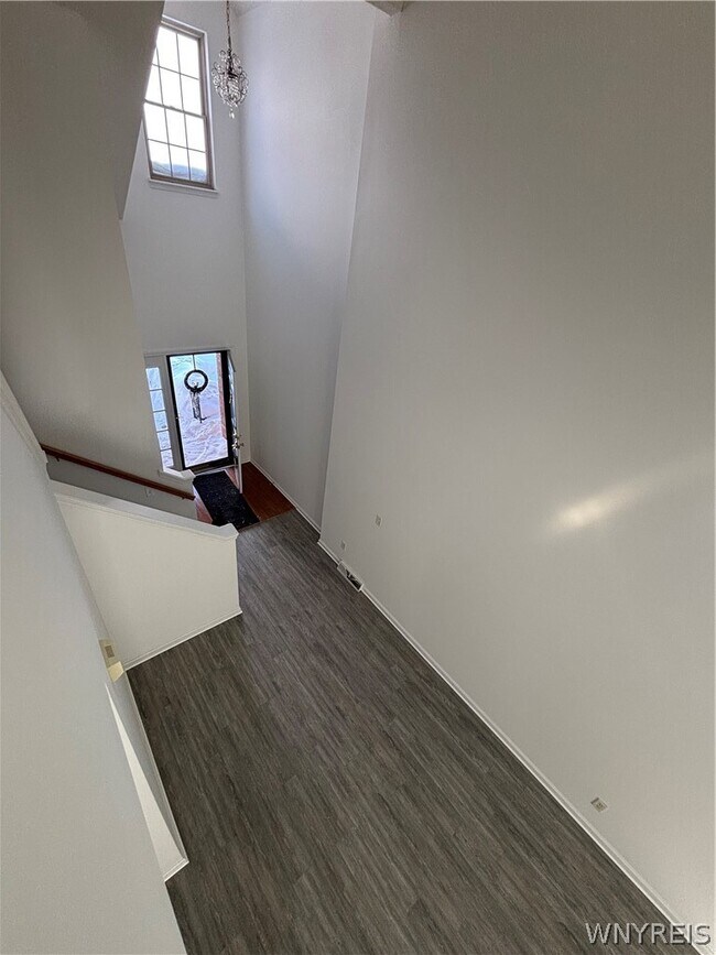 Building Photo - 3011 Cloverbank Rd