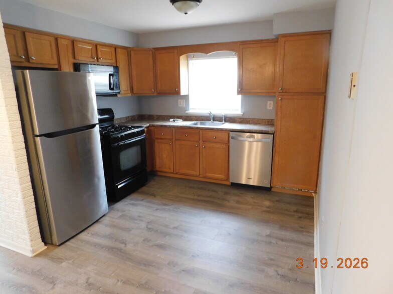 Building Photo - 2165 Benson St