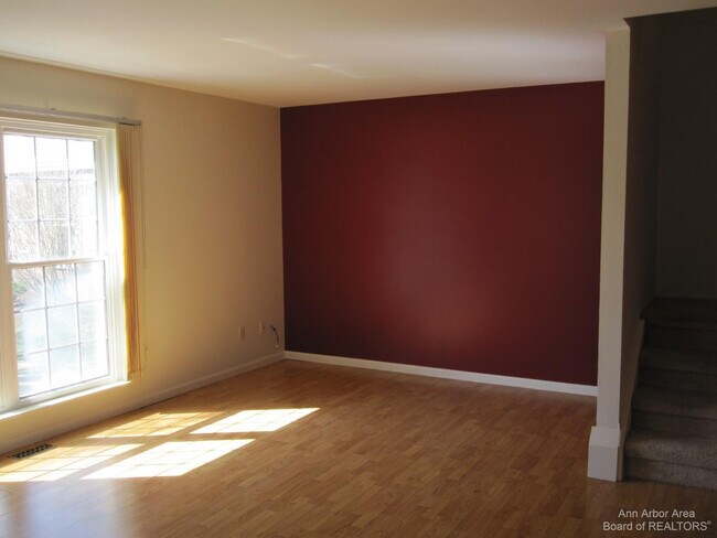 Building Photo - 3238 Alpine Dr