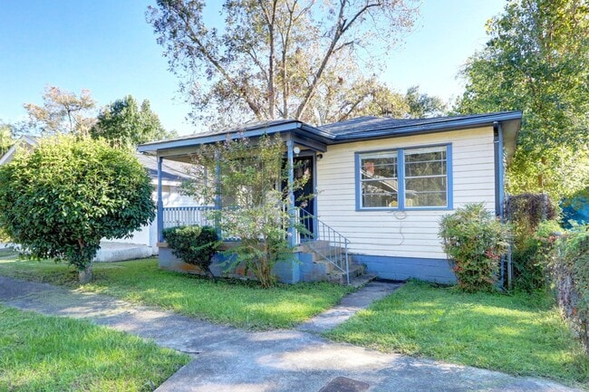 Building Photo - Single Family 2.5 bd, 1 ba close to Forsyth Park, Historic District
