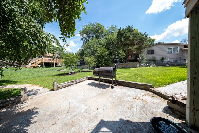 Building Photo - 1581 Woodside Ct NE