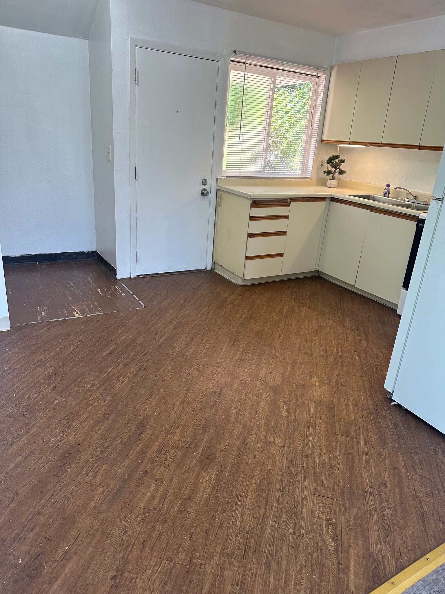 Building Photo - 755 NW 5th St