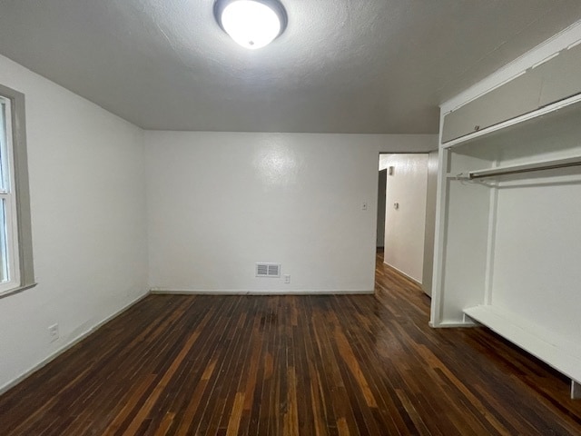 Building Photo - 2229 Parkview Pl