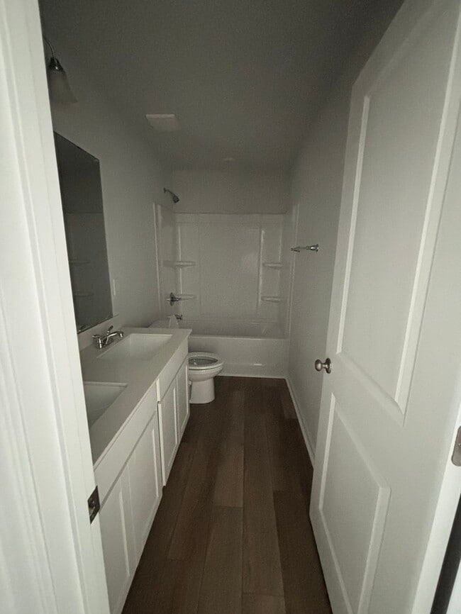 Building Photo - 364 Hardwick Dr