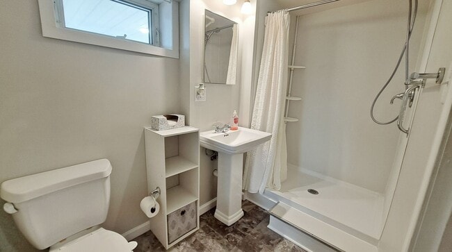 Building Photo - 1 Bed / 1 Bath Apartment