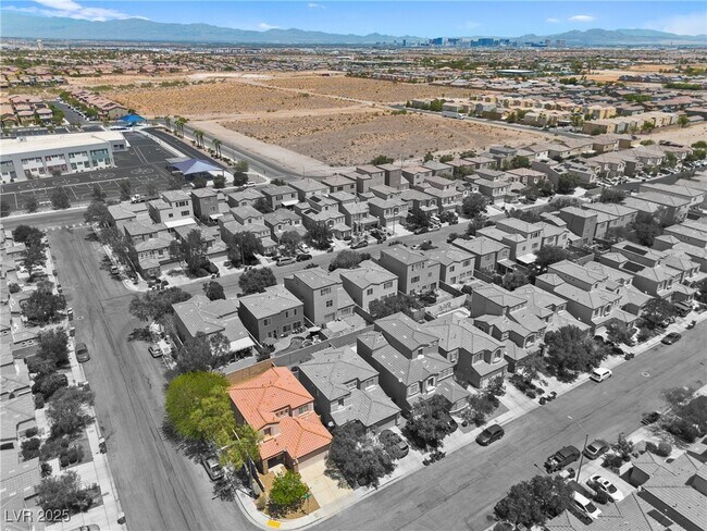 Building Photo - 8938 Bonneville Peak Ct