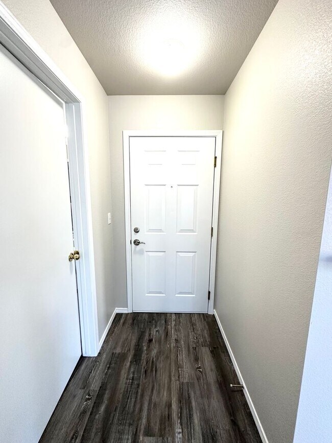 Building Photo - Fully renovated in 2025 2 bedroom, 2 bathroom ground floor apartment available soon.