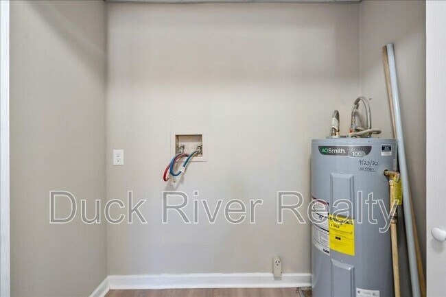 Building Photo - 1409 Highland Ave
