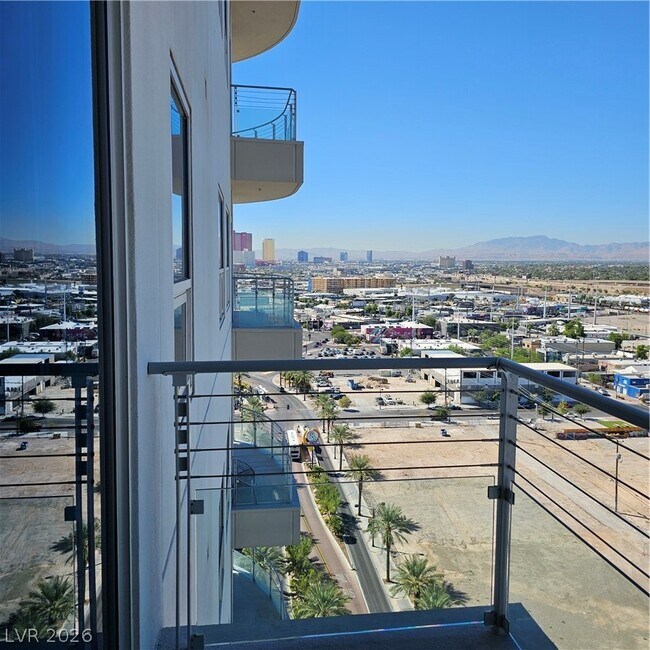 Building Photo - 200 Hoover Ave