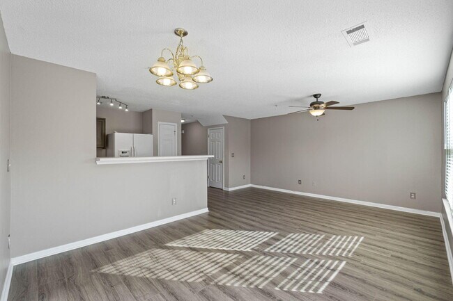 Building Photo - 266 Swaying Pine Ct