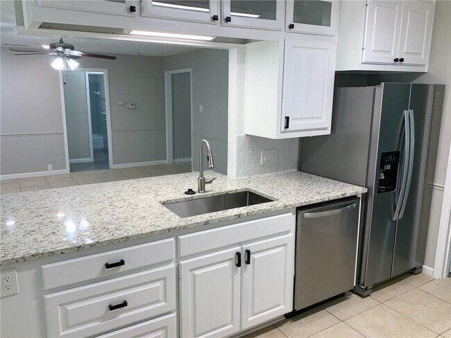 Building Photo - 11303 Titian Dr